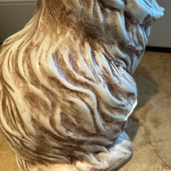 Mid-Century Large Porcelain Long-Haired Brown Cat Sculpture - Picture 8 of 8
